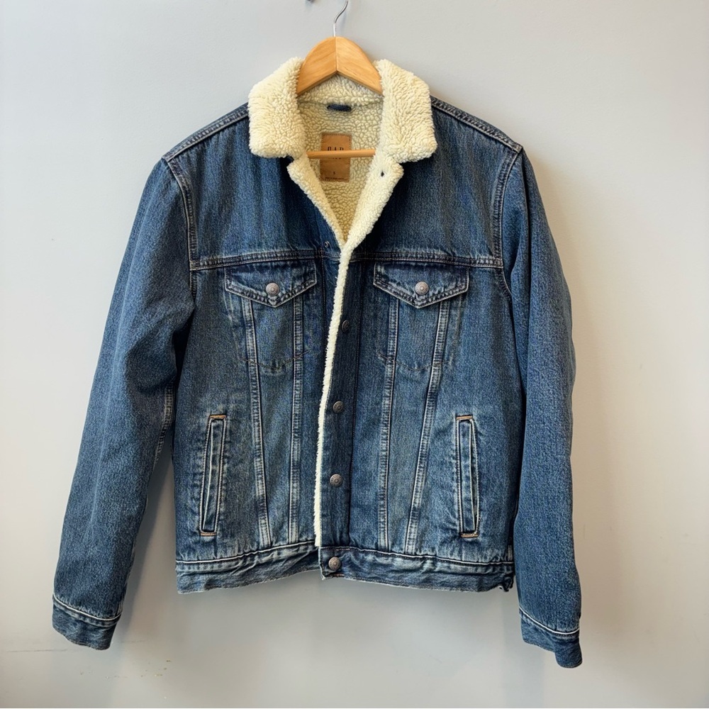 NWT GAP Men’s Sherpa Lined Jean Jacket Small